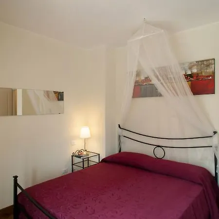 Alle Tre Rose Bed & Breakfast 4*